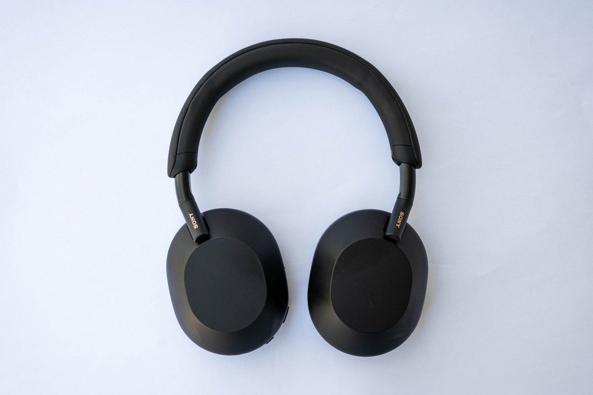 Sony WH-1000XM5 -- Best noise-cancelling over-ear headphone